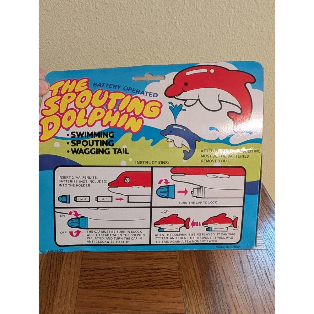 New The Spouting Dolphin Bath‎ Toy Blue Swimming Battery Operated Wags Tail Vtg